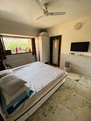 Bedroom in 2 BHK Apartment at Andheri West – for Rent