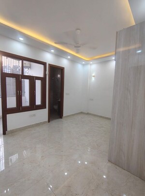 Room in 3 BHK Builder Floor at Malviya Nagar – for Sale