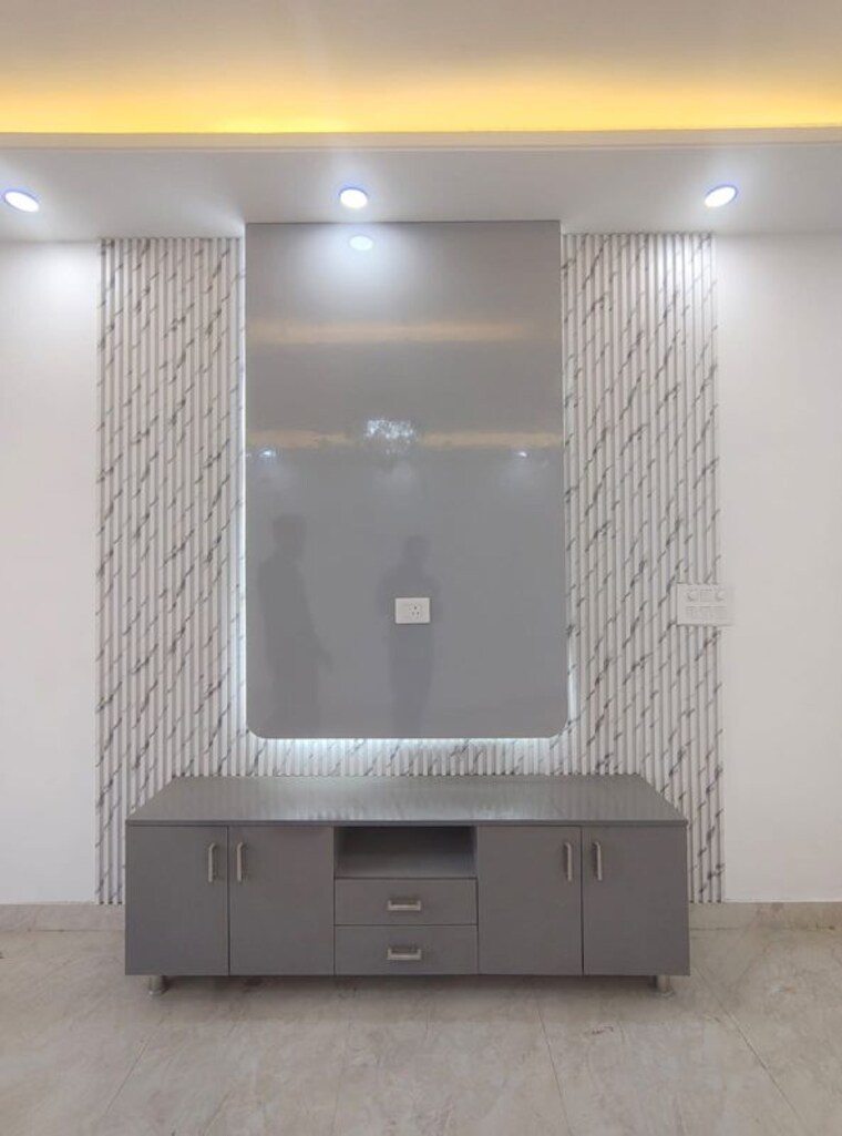 Bathroom, malviya nagar 3 Bedroom 1800 Sq.Ft. Builder Floor In Malviya Nagar Delhi 10296806