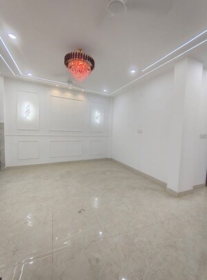 Room in 3 BHK Builder Floor at Malviya Nagar – for Sale