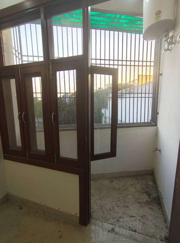 Room, malviya nagar 3 Bedroom 1800 Sq.Ft. Builder Floor In Malviya Nagar Delhi 10296806
