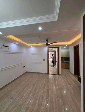 Room in 2 BHK Apartment at Chattarpur – for Rent