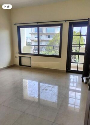 Room in 3 BHK Apartment at Jugals Emerald Court, Hazratganj – for Rent