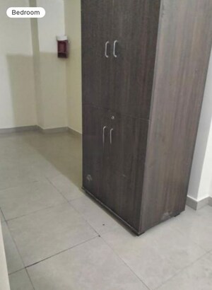 Room in 3 BHK Apartment at Jugals Emerald Court, Hazratganj – for Rent
