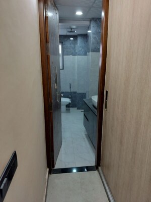 Building Lobby in 2 BHK Builder Floor at Sector 33 – for Rent