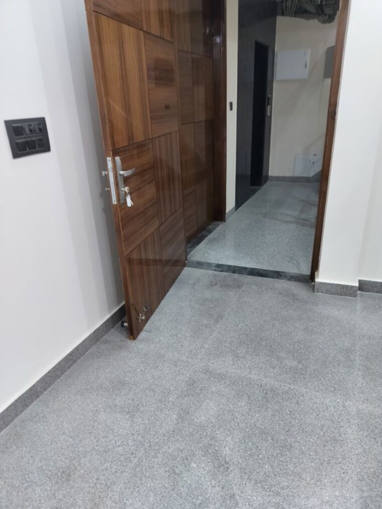 Room, sector 33 2 Bedroom 1200 Sq.Ft. Builder Floor In Sector 33 Gurgaon 10296886
