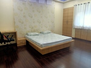 Bedroom in 3 BHK Apartment at Viman Nagar – for Rent