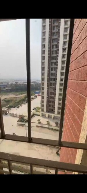 1 BHK Apartment For Sale in Dosti Greater Thane, Kalher