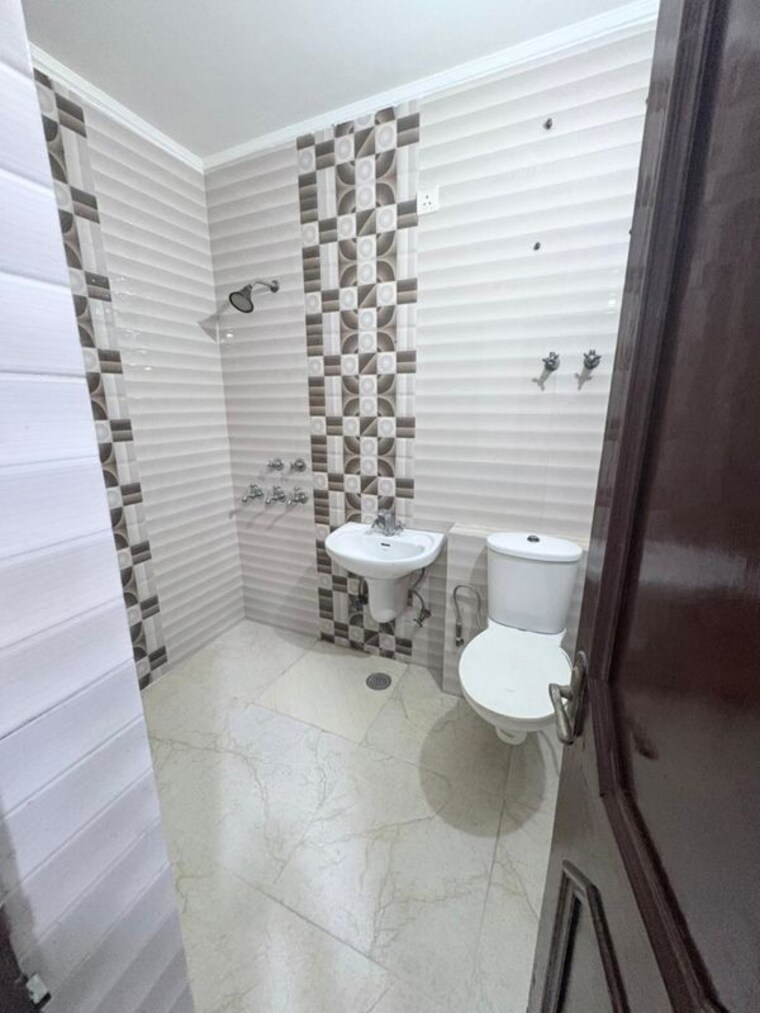 Balcony, savita vihar 3 Bedroom 1680 Sq.Ft. Builder Floor In Savita Vihar Delhi 10296780