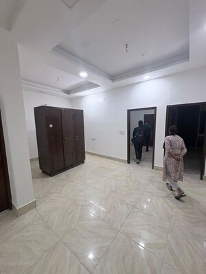 Room in 3 BHK Builder Floor at Savita Vihar – for Rent