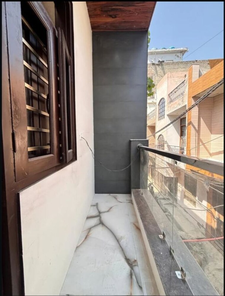 Balcony, dwarka mor 3 Bedroom 450 Sq.Ft. Independent House In Dwarka Mor Delhi 10296989