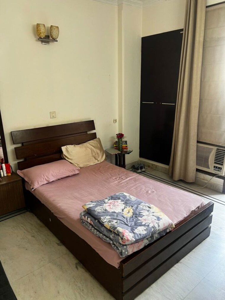 Bedroom, greater kailash i 3 Bedroom 208 Sq.Yd. Builder Floor In Greater Kailash I Delhi 10297019