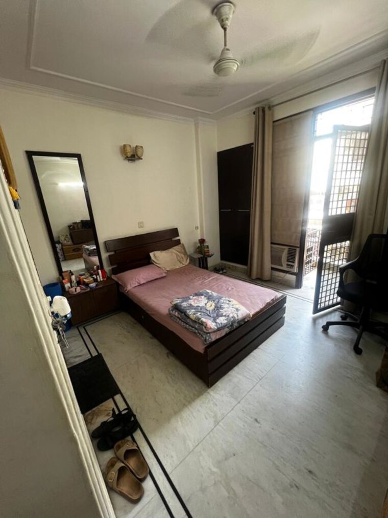 Bedroom, greater kailash i 3 Bedroom 208 Sq.Yd. Builder Floor In Greater Kailash I Delhi 10297019