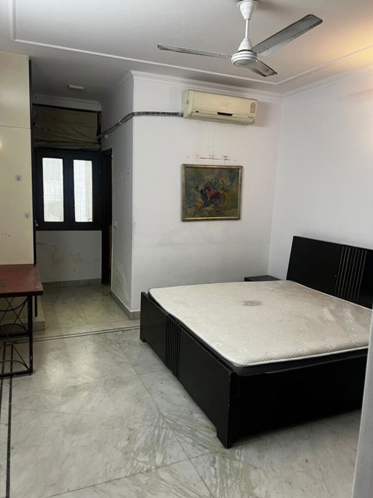 Bedroom, greater kailash i 3 Bedroom 208 Sq.Yd. Builder Floor In Greater Kailash I Delhi 10297019