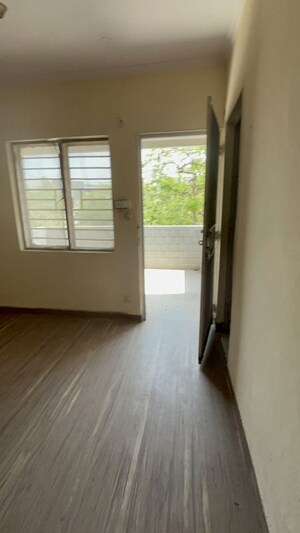 Room in 2 BHK Apartment at Mayur Vihar – for Sale