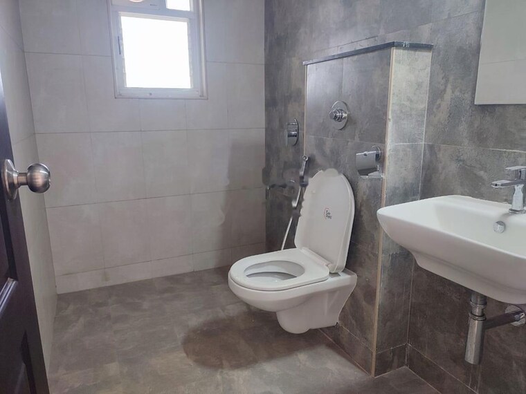 Bathroom, shriram-blue 3 Bedroom 1134 Sq.Ft. Apartment In Kr Puram Bangalore 10297069