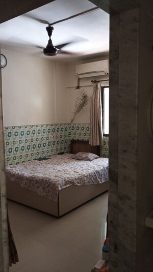Bedroom in 1 BHK Apartment at Umang Towers, Malad West – for Rent
