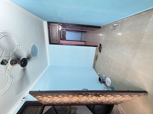 Furnished Amenities in 2 BHK Builder Floor at Dwarka Mor – for Rent