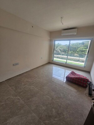 Room in 4 BHK Apartment at LnT Elixir Reserve, Powai – for Rent