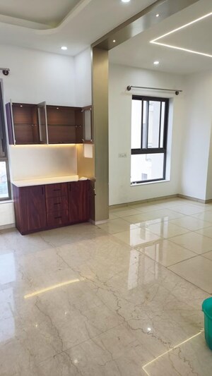 Room in 3 BHK Apartment at Prestige Fairfield, Rmv 2nd Stage – for Rent