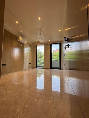 Room in 3 BHK Builder Floor at Anant Raj Ashok Estate, Sector 63a – for Sale