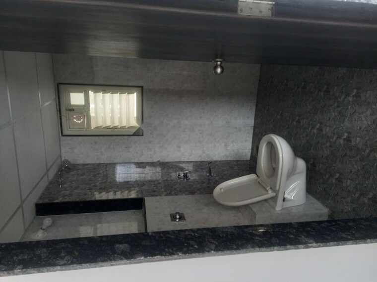 Bathroom, basil-mondale 3 Bedroom 1300 Sq.Ft. Apartment In Mundhwa Pune 10297200