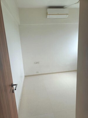 3 BHK Apartment For Rent in Lodha Amara, Kolshet Road