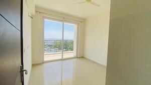 Room in 3 BHK Apartment at Omaxe The Resort, South Mullanpur – for Rent