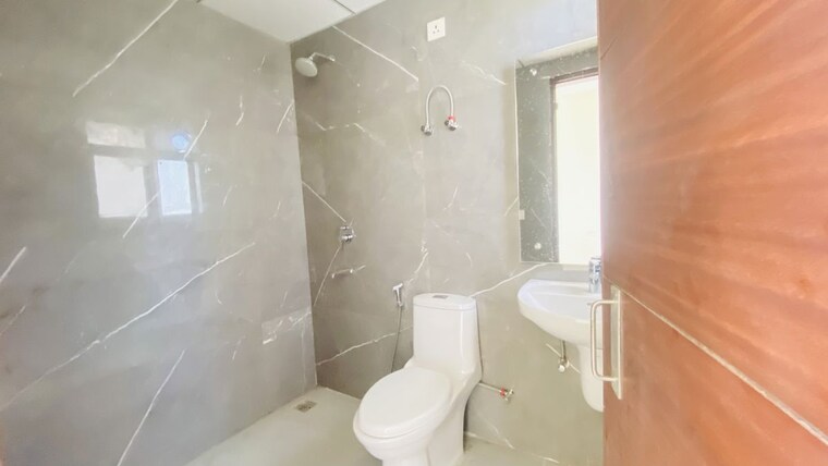 Bathroom, omaxe-the-resort 3 Bedroom 1570 Sq.Ft. Apartment In South Mullanpur Chandigarh 10297278