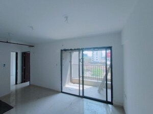 Room in 2 BHK Apartment at Manav La Centra, Tathawade – for Rent