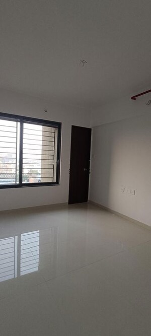 Room in 2 BHK Apartment at Manav La Centra, Tathawade – for Rent