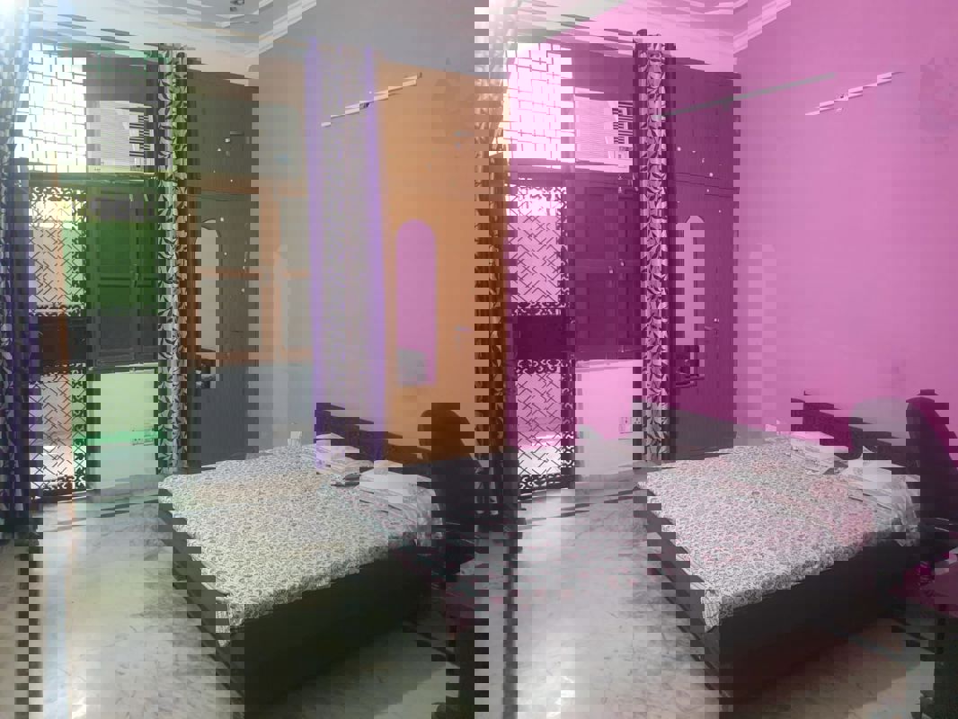 1 BHK +  650 Sq.Ft. Villa in RWA Apartments Sector 72