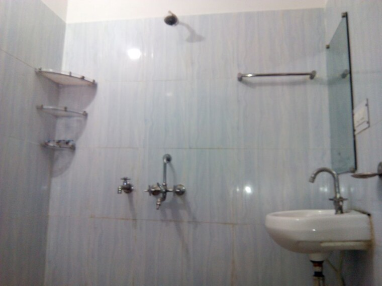 Bathroom, rwa-apartments-sector-72 1 Bedroom 650 Sq.Ft. Villa In Sector 72 Noida 10297322