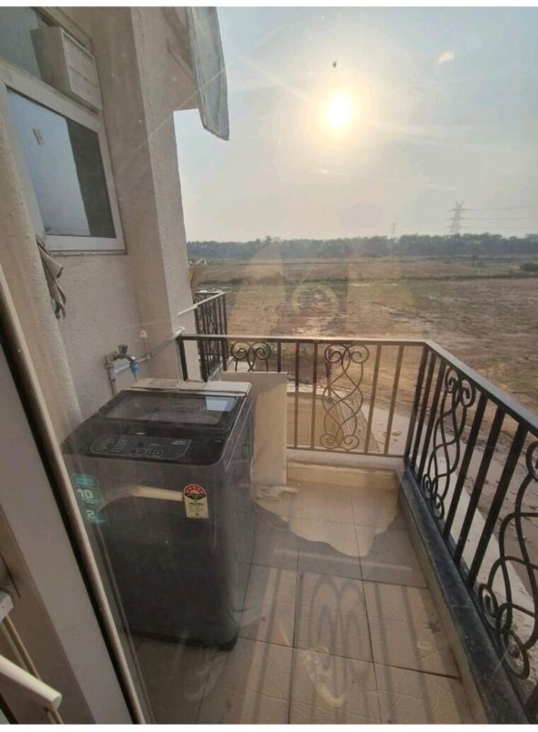 Balcony, signature-global-park 2.5 Bedroom 1120 Sq.Ft. Builder Floor In Sohna Sector 36 Gurgaon 10297332