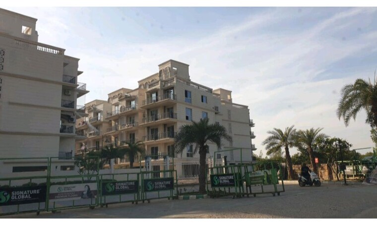 Exterior View, signature-global-park 2.5 Bedroom 1120 Sq.Ft. Builder Floor In Sohna Sector 36 Gurgaon 10297332