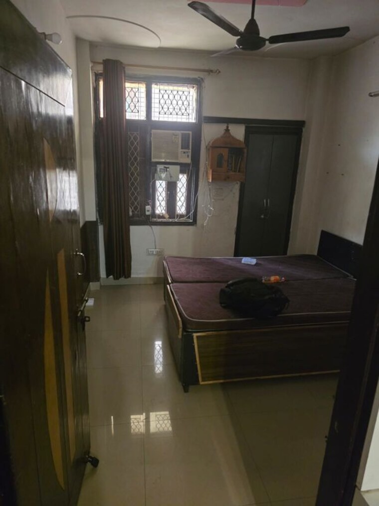 Bedroom, sewak park 3 Bedroom 900 Sq.Ft. Builder Floor In Sewak Park Delhi 10297405