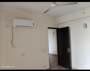 Room in 3 BHK Apartment at Solutrean Caladium, Sector 109 – for Sale