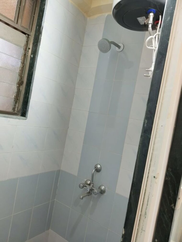 Bathroom, sector 14 dwarka 1 Bedroom 550 Sq.Ft. Apartment In Sector 14 Dwarka Delhi 10297409