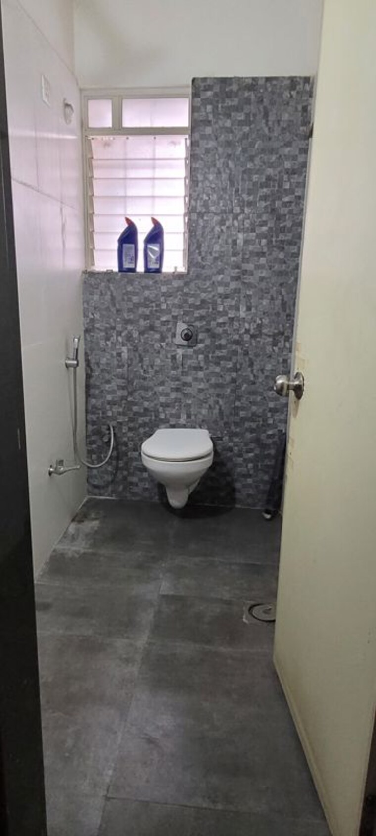 Bathroom, pawar-enclave 3 Bedroom 1200 Sq.Ft. Apartment In Hadapsar Pune 10297445
