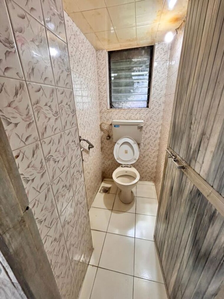 Bathroom, rawalpada 1 Bedroom 550 Sq.Ft. Apartment In Rawalpada Mumbai 10297524