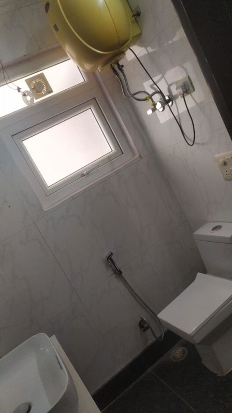 Bathroom, greater kailash i 4 Bedroom 2300 Sq.Ft. Builder Floor In Greater Kailash I Delhi 10297569