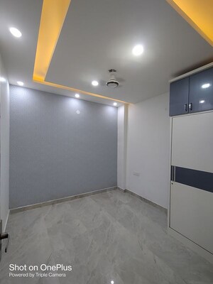 Room in 3 BHK Builder Floor at Nawada – for Rent