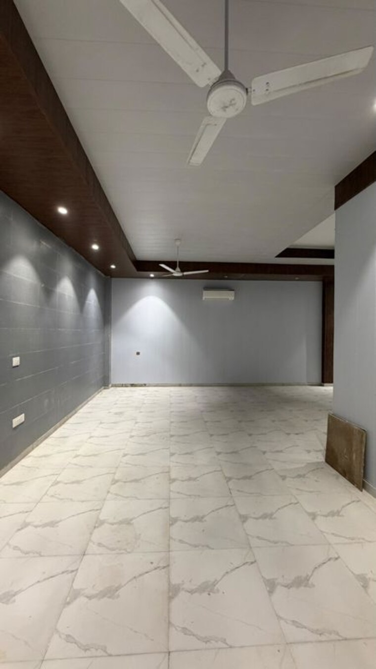 Room, malviya nagar Commercial Office Space 1800 Sq.Ft. In Malviya Nagar Delhi 10297619