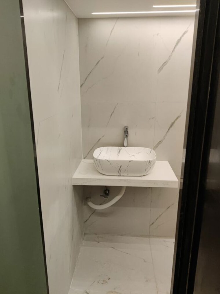 Bathroom, dwarka-apartment-vile-parle-east 1 RK 280 Sq.Ft. Apartment In Vile Parle East Mumbai 10297630