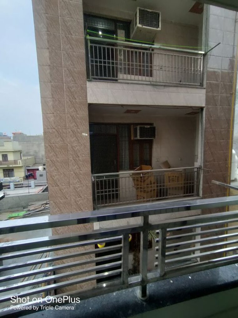 Balcony, dwarka mor 1 Bedroom 50 Sq.Yd. Builder Floor In Dwarka Mor Delhi 10297681