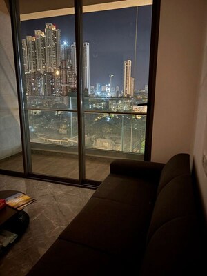 Room in 2 BHK Apartment at Prestige Jasdan Classic, Mahalaxmi – for Rent