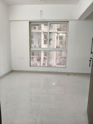 Room in 1 RK Apartment at Goregaon West – for Rent