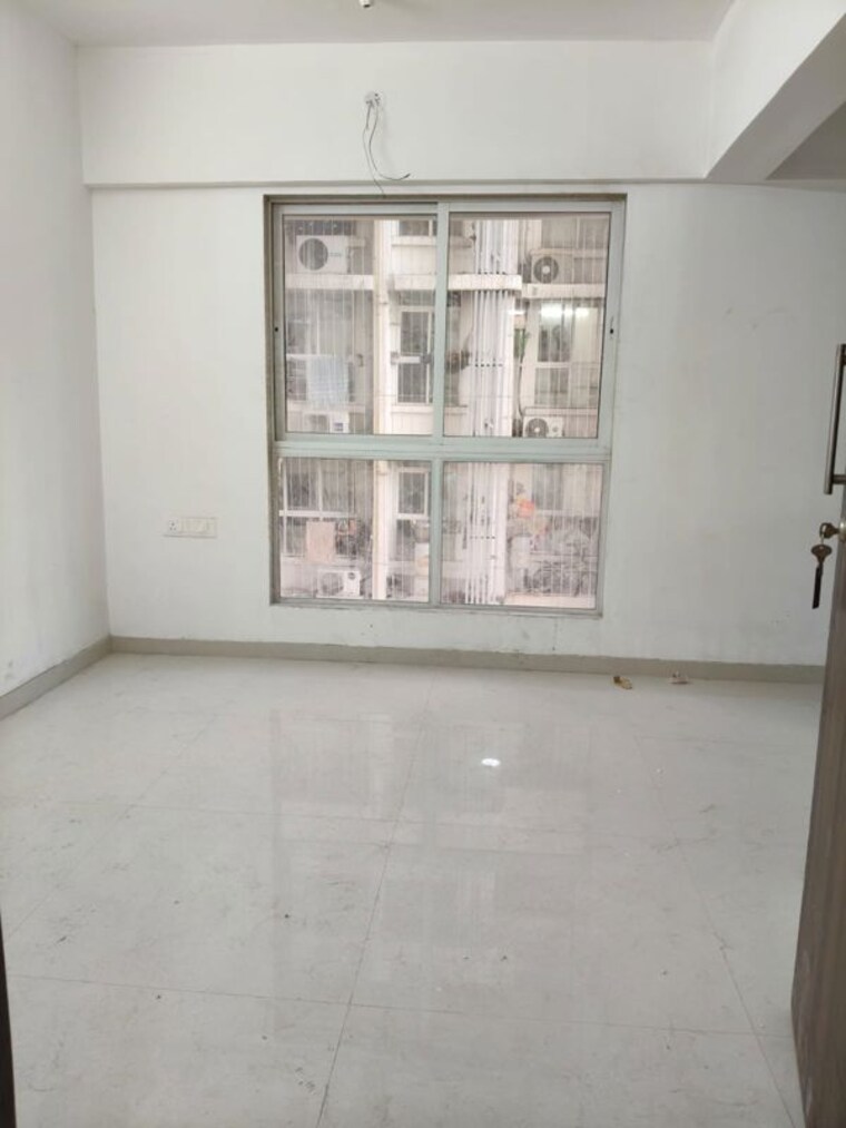 Room, goregaon west 1 RK 400 Sq.Ft. Apartment In Goregaon West Mumbai 10297811