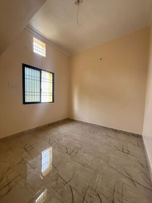 Room in 3 BHK Independent House at Santoshi Nagar – for Rent