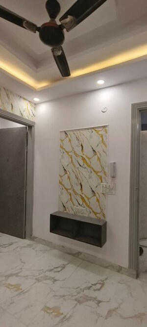 Room in 1 BHK Builder Floor at Nawada – for Rent